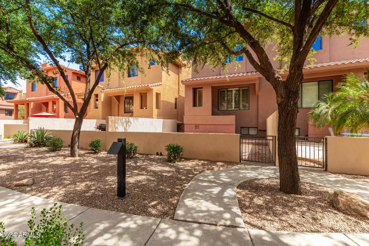 Scottsdale, AZ 85260,9551 E REDFIELD Road #1027