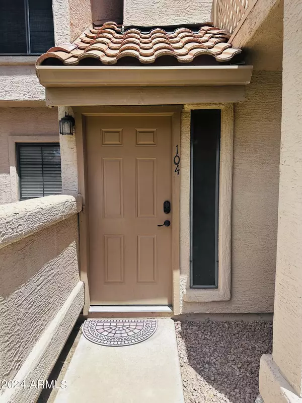 Mesa, AZ 85201,1001 N PASADENA -- #104