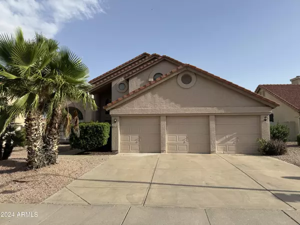 3919 E LAVENDER Lane, Phoenix, AZ 85044