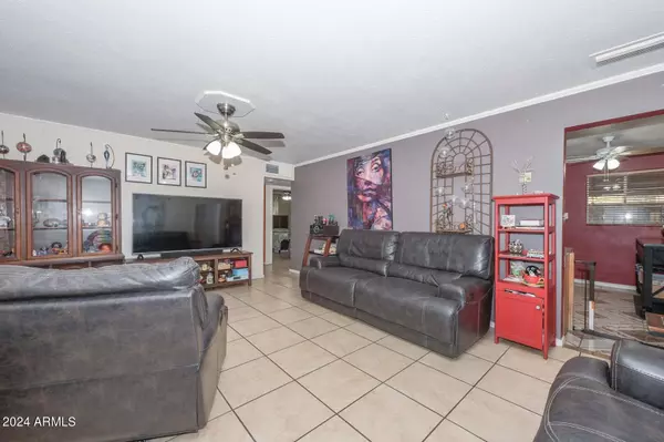 Phoenix, AZ 85018,4331 E CAMPBELL Avenue