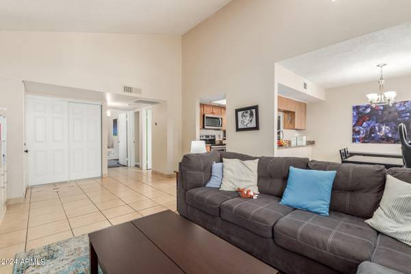 Mesa, AZ 85202,1342 W EMERALD Avenue #312