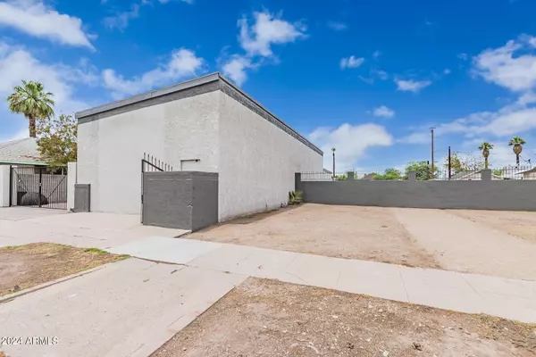 Phoenix, AZ 85007,114 N 9TH Avenue