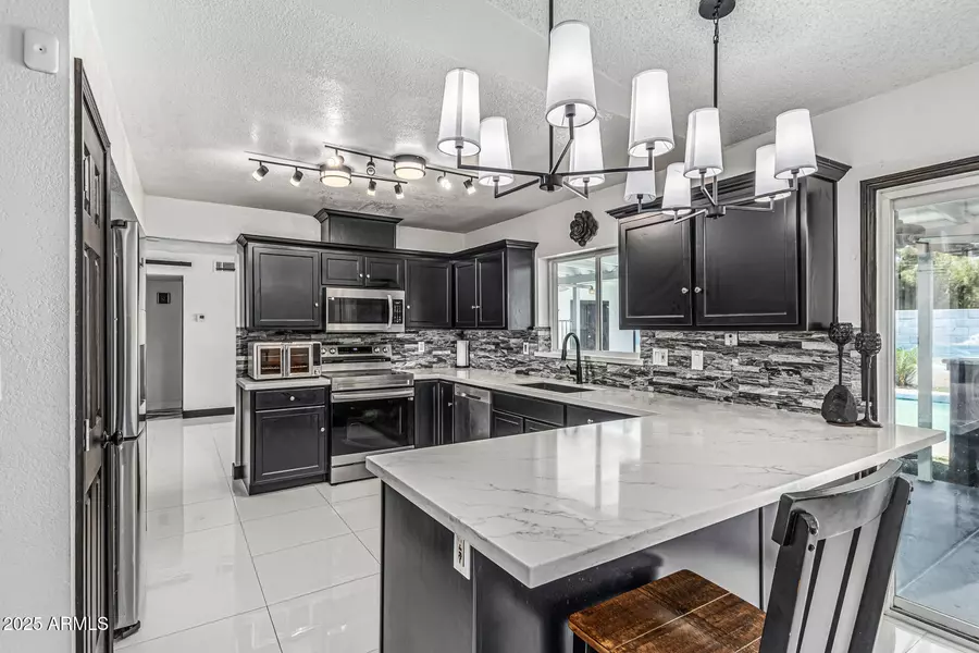4020 W ANDERSON Drive, Glendale, AZ 85308