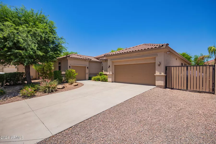 9864 W Echo Lane, Peoria, AZ 85345