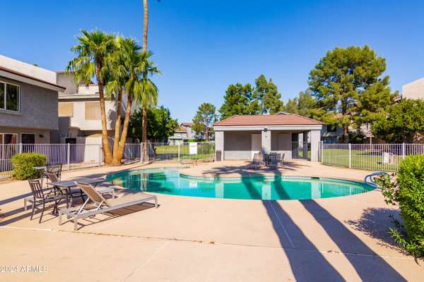 Phoenix, AZ 85024,19601 N 7TH Street #1042