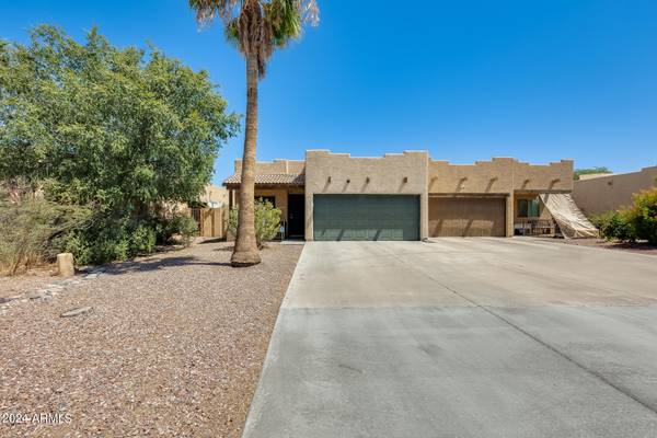 560 E COMMONWEALTH Avenue, Chandler, AZ 85225