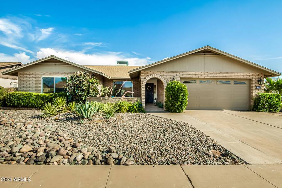 9403 N 50TH Drive, Glendale, AZ 85302