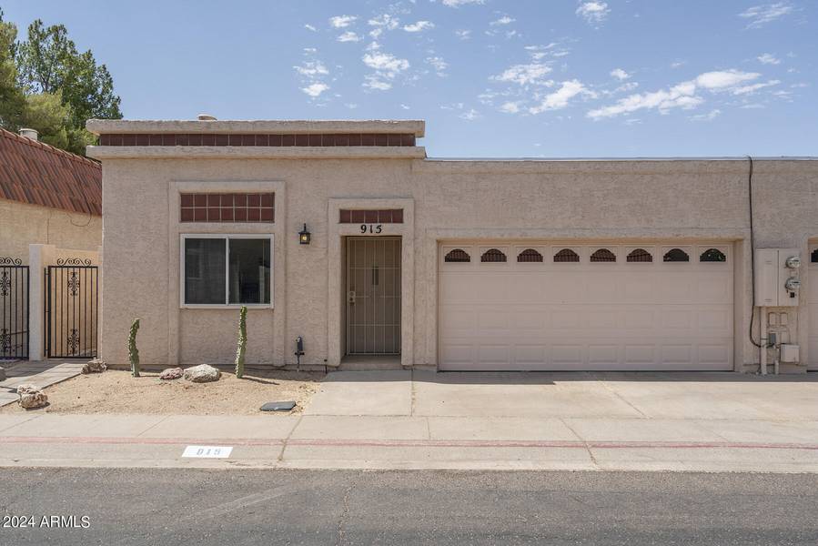 915 E CHARLESTON Avenue, Phoenix, AZ 85022