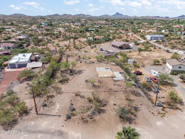 Wickenburg, AZ 85390,1755 CORRAL Drive #-