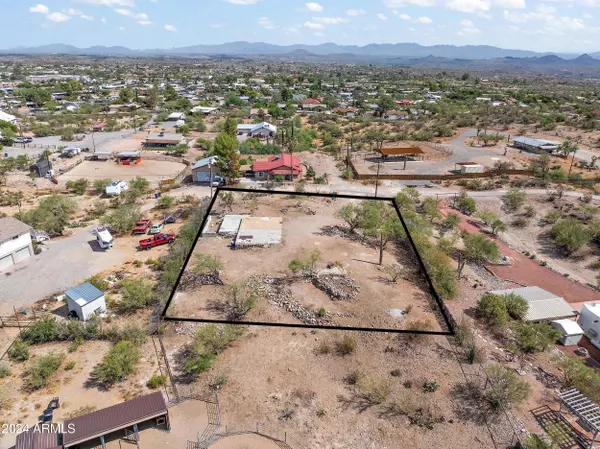 Wickenburg, AZ 85390,1755 CORRAL Drive #-