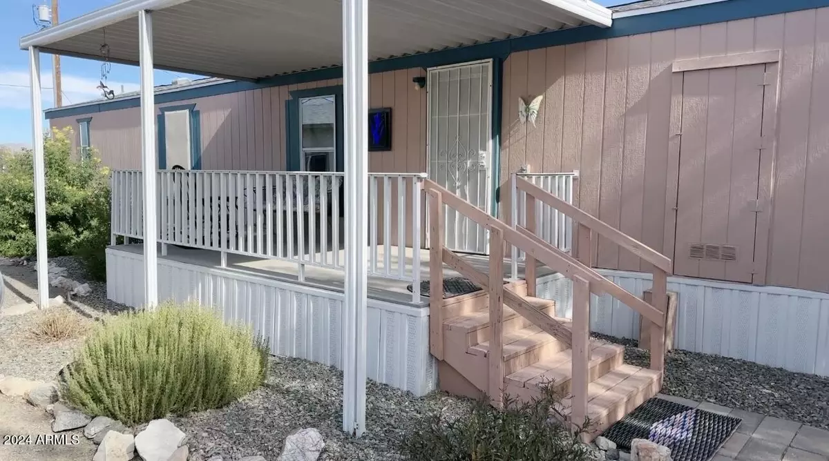 Wenden, AZ 85357,71154 US HIGHWAY 60 --