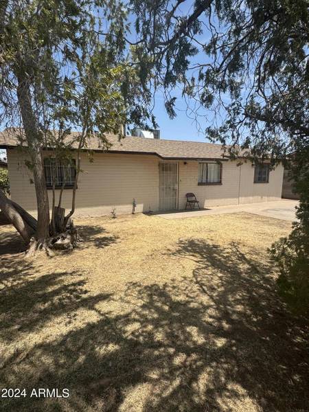 2830 E CHIPMAN Road, Phoenix, AZ 85040