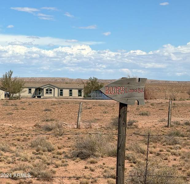 44246 RANCH LAND Road, Winslow, AZ 86047