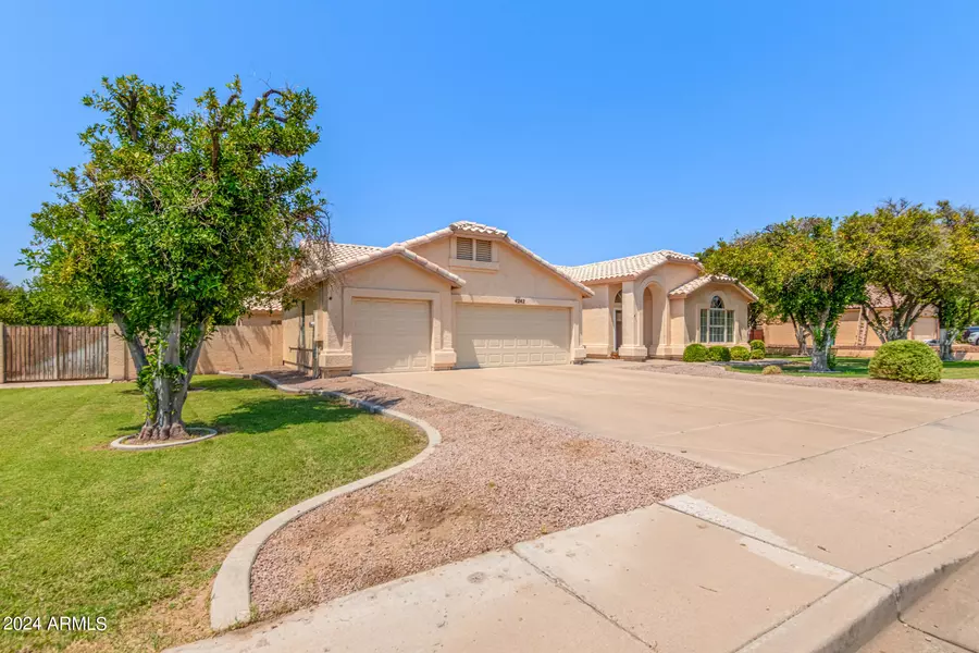 4242 E HALE Street, Mesa, AZ 85205