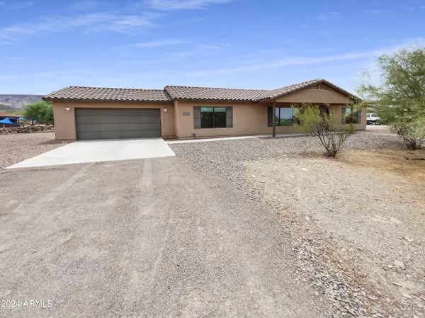 49023 N 1ST Lane,  New River,  AZ 85087