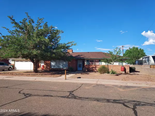 236 PAPAGO Boulevard, Winslow, AZ 86047