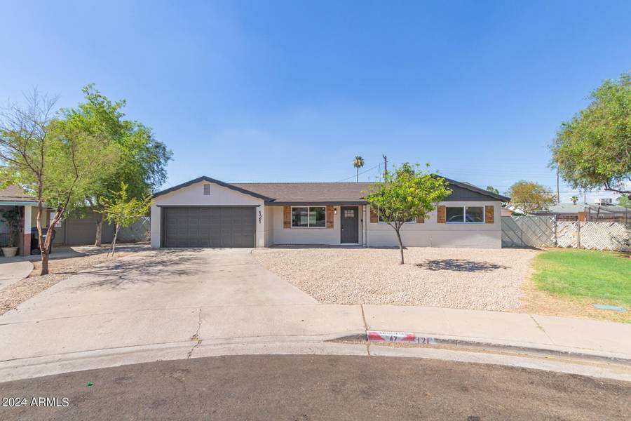 121 N FLINT Circle, Mesa, AZ 85201