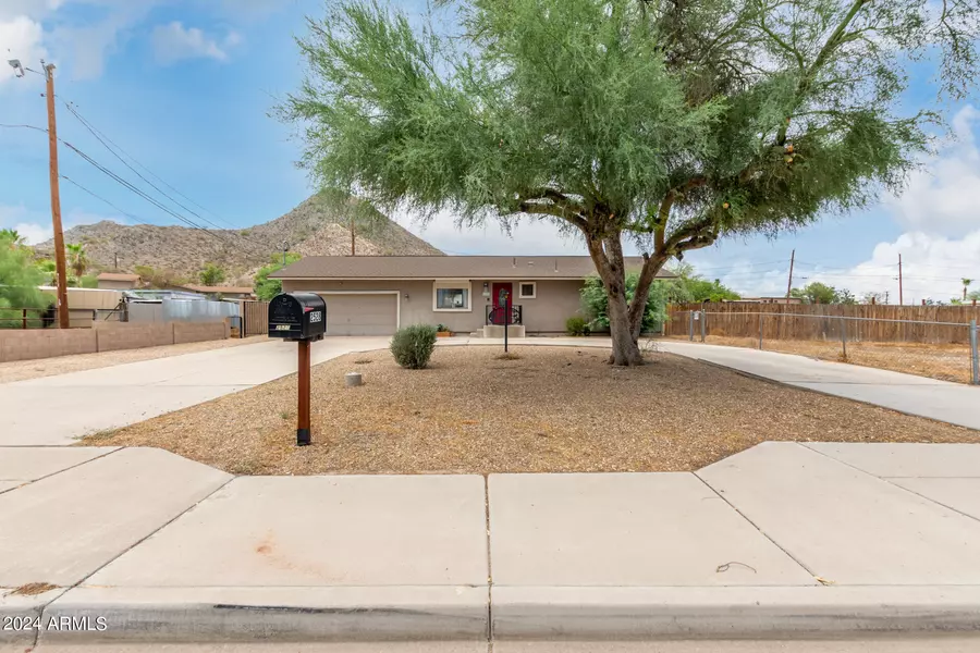 2528 E SWEETWATER Avenue, Phoenix, AZ 85032