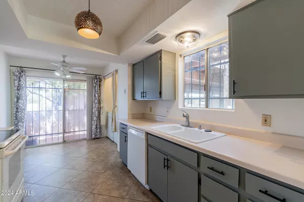 Phoenix, AZ 85016,6703 N OCOTILLO HERMOSA Circle