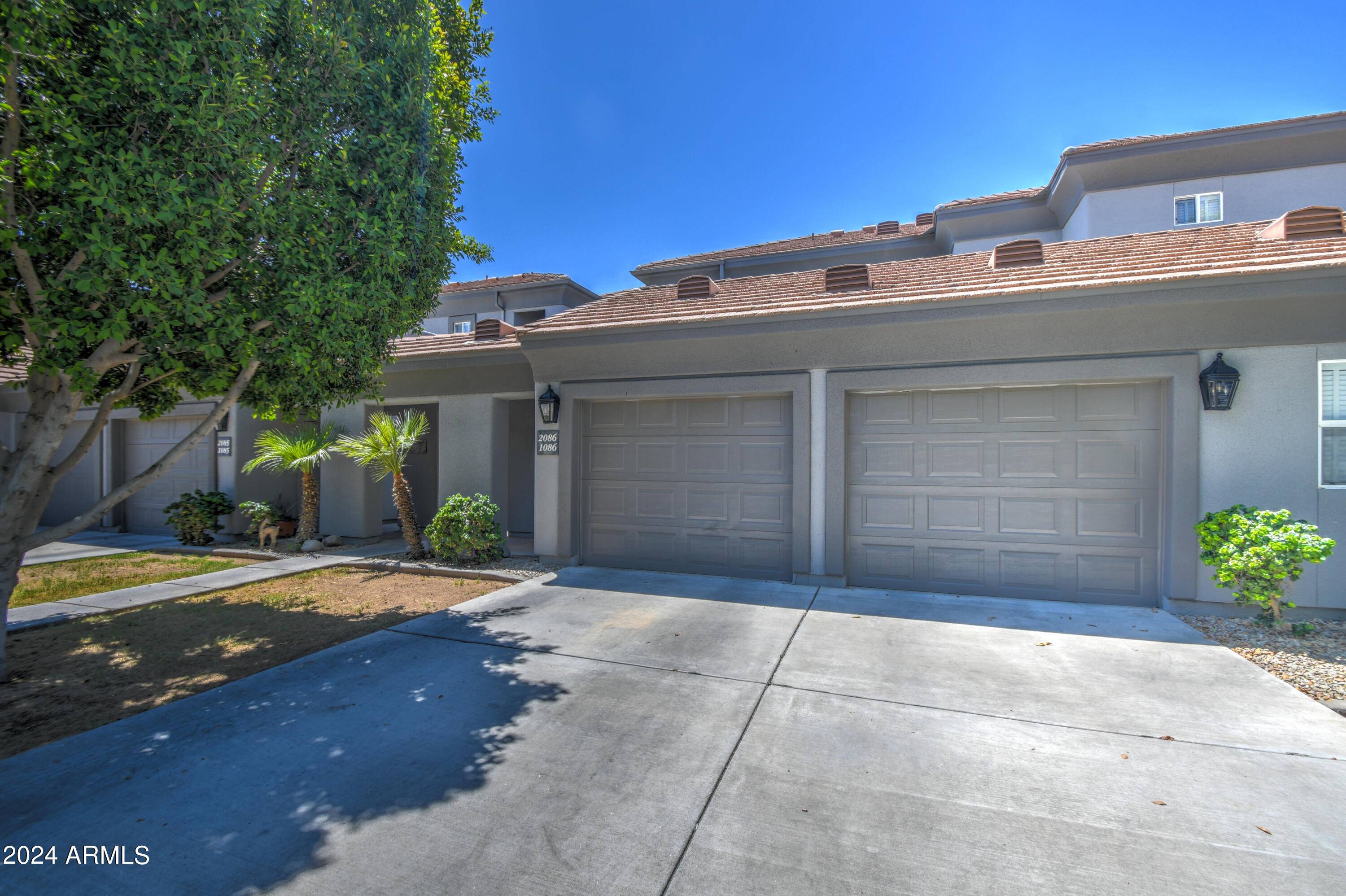 7401 W ARROWHEAD CLUBHOUSE Drive #2086, Glendale, AZ 85308