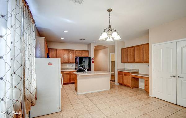 Tolleson, AZ 85353,8833 W CORDES Road