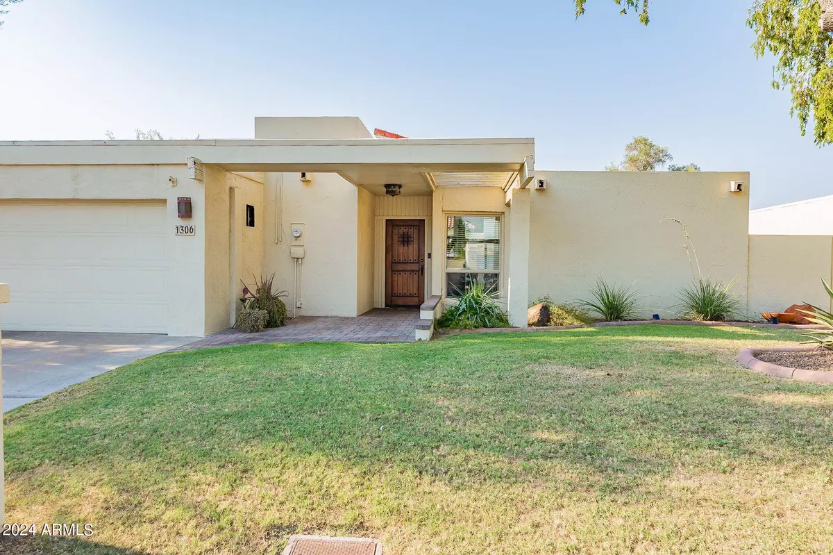 Phoenix, AZ 85020,1306 E NICOLET Avenue