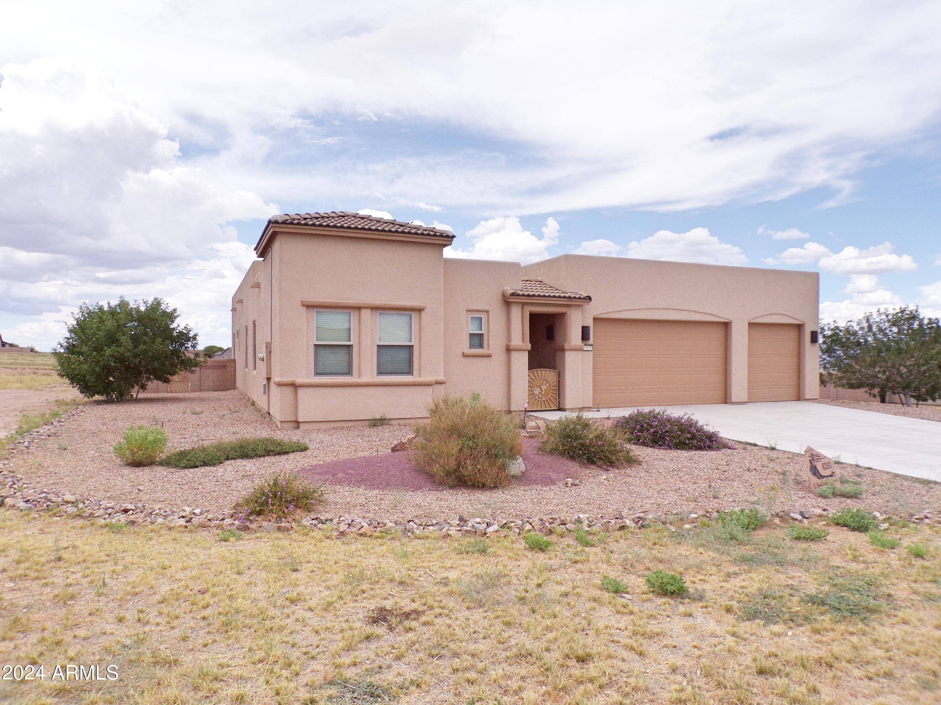 Hereford, AZ 85615,6263 E SADDLEHORN Circle