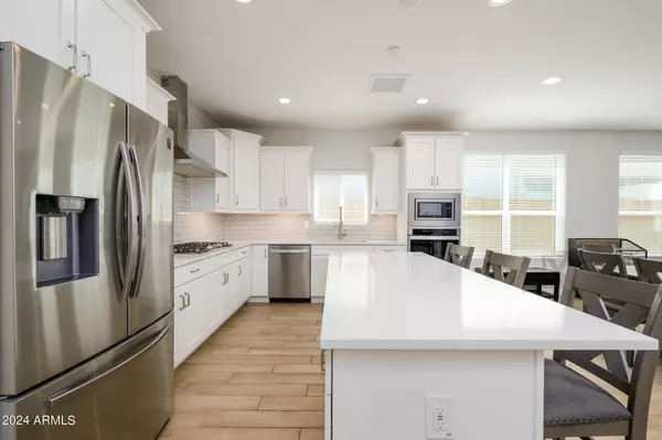 Phoenix, AZ 85024,2135 E QUESTA Drive