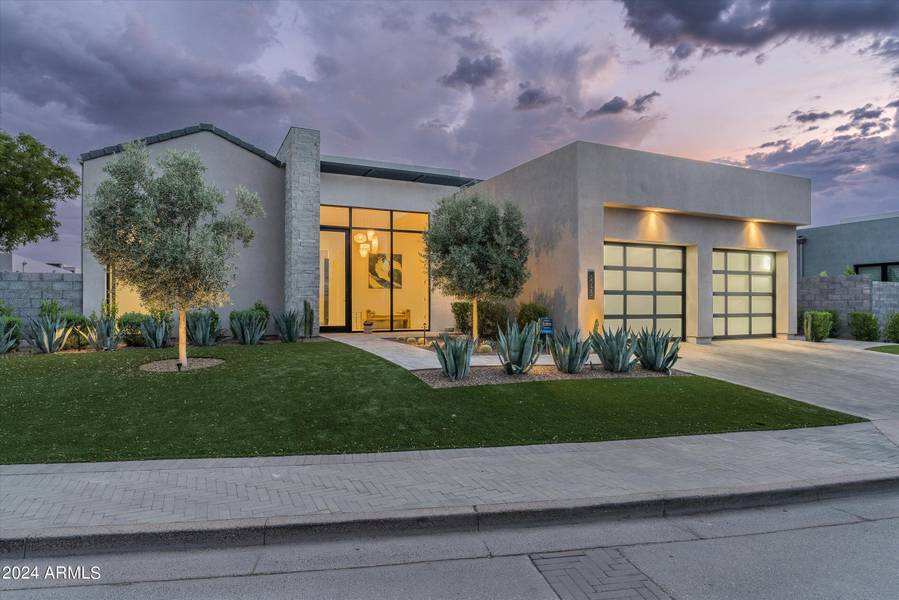 6955 E JOSHUA TREE Lane, Paradise Valley, AZ 85253