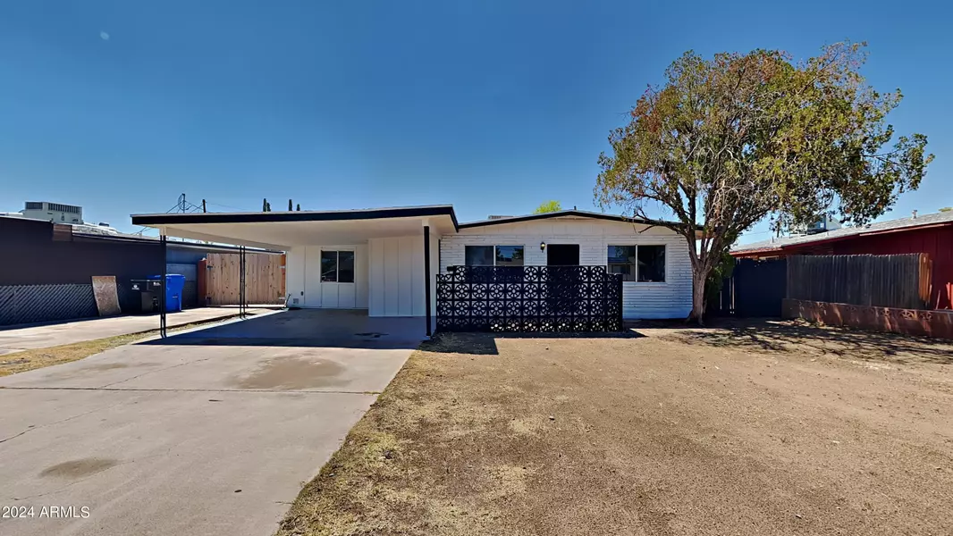 2207 W SUNNYSIDE Avenue, Phoenix, AZ 85029