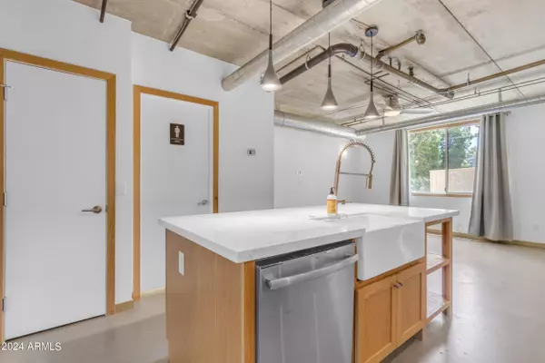 Scottsdale, AZ 85251,6942 E 3RD Street