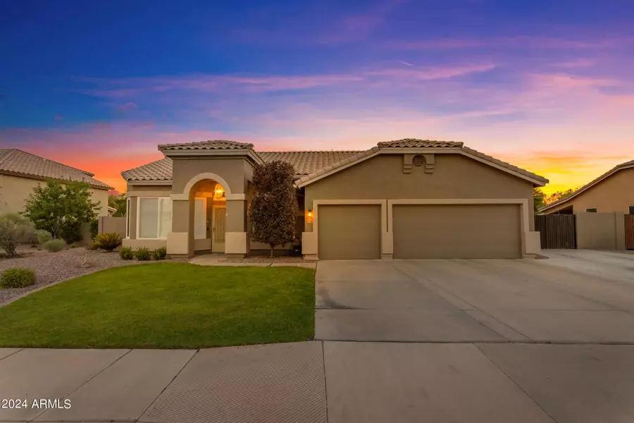 92 S DEBRA Drive, Gilbert, AZ 85296