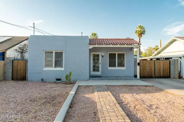 2706 E WILLETTA Street, Phoenix, AZ 85008