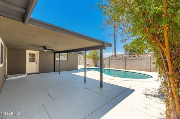 Mesa, AZ 85204,806 E 10TH Drive