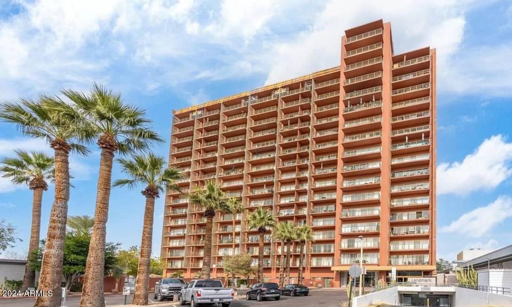 4750 N CENTRAL Avenue #8J, Phoenix, AZ 85012