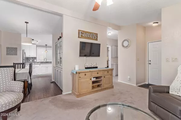 Chandler, AZ 85249,6097 S OAKMONT Drive