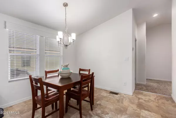 Mesa, AZ 85208,9431 E CORALBELL Avenue #201