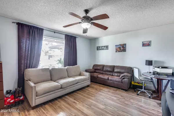 1456 E GARNET Avenue Mesa, AZ 85204