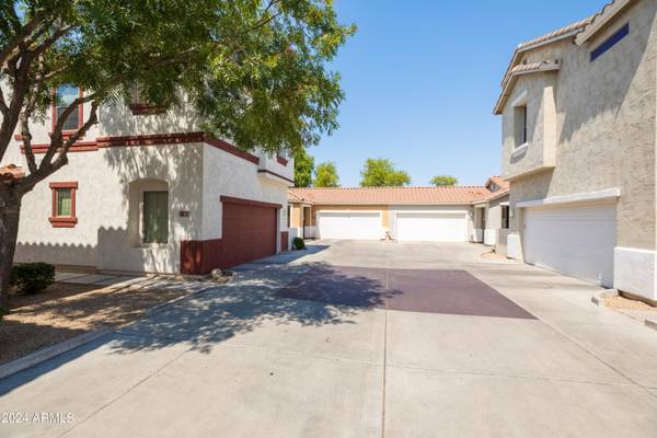 Gilbert, AZ 85296,864 S COLONIAL Drive