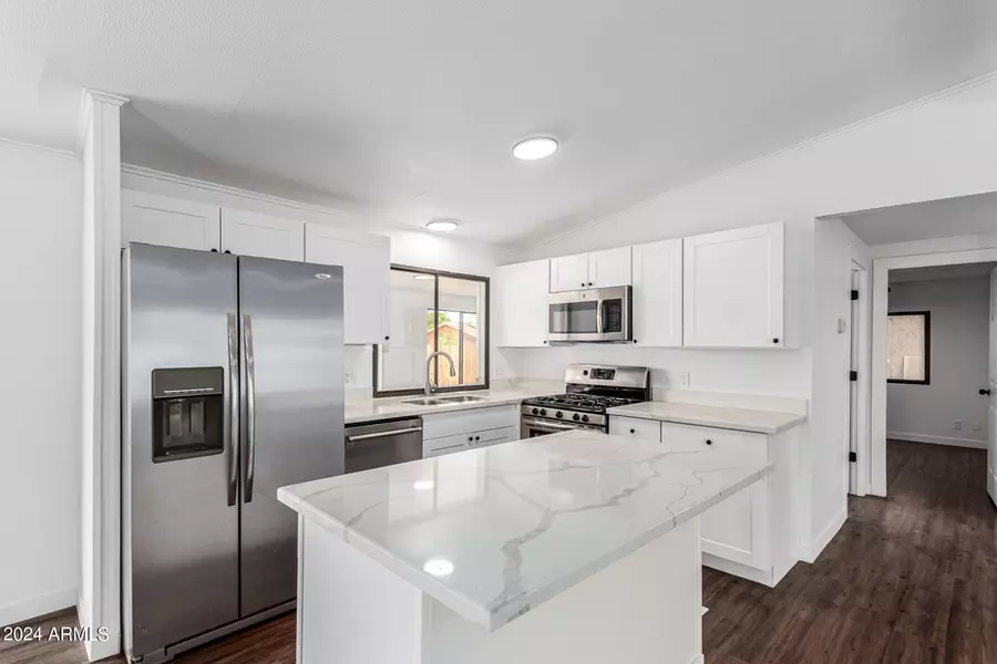 7027 W NANCY Road, Peoria, AZ 85382