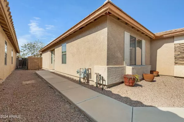 San Tan Valley, AZ 85143,86 W angus Road