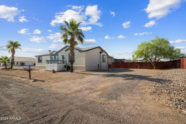 Apache Junction, AZ 85120,1231 W ROUNDUP Street