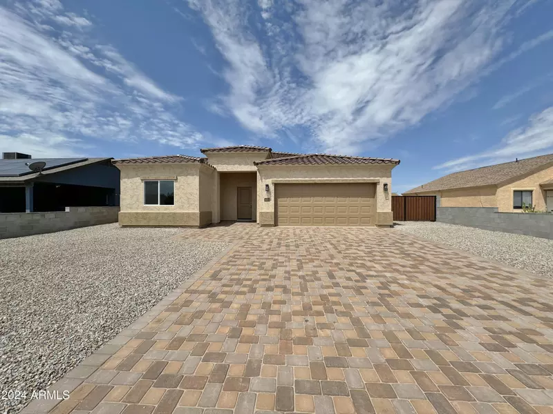 14554 S AMADO Boulevard, Arizona City, AZ 85123