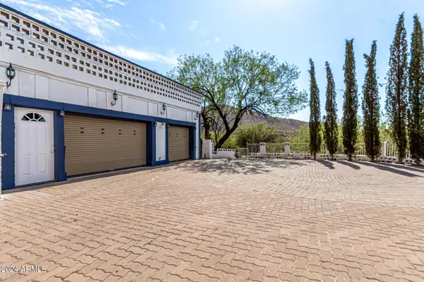 Carefree, AZ 85377,7135 E Carefree Drive