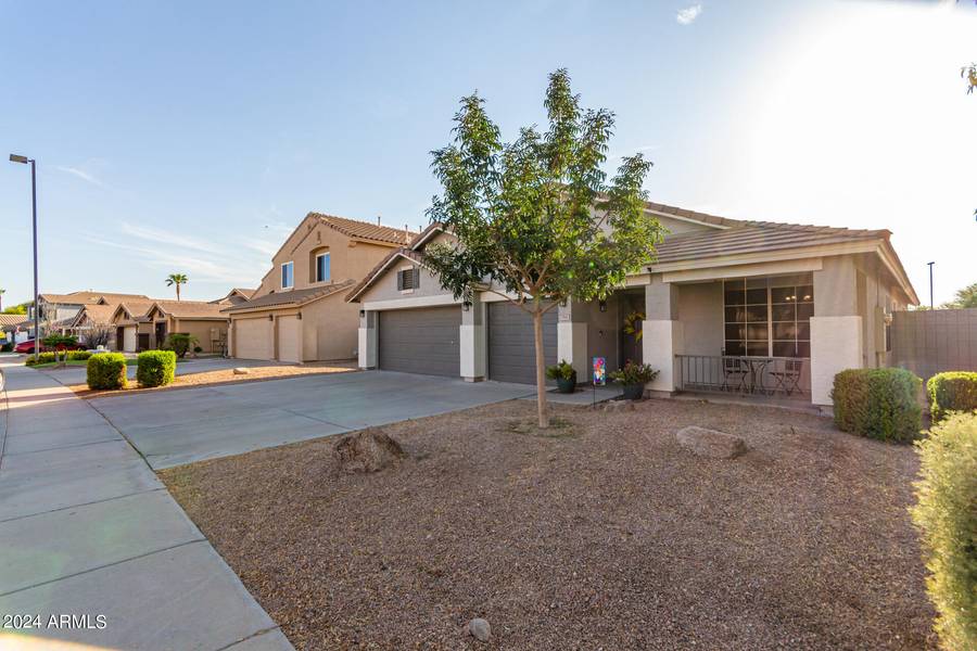 3906 S SETON Avenue, Gilbert, AZ 85297