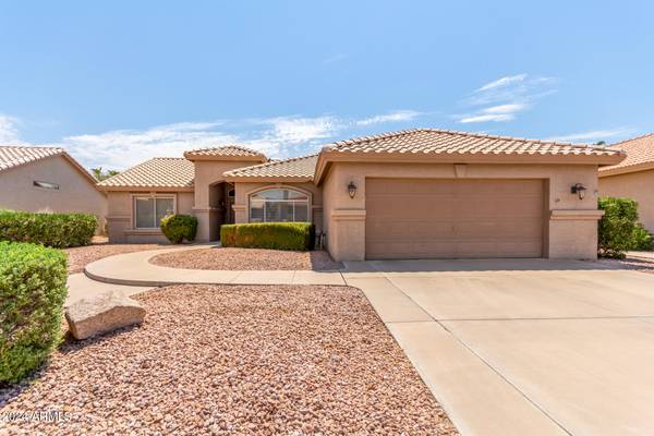 9015 E CEDAR WAXWING Drive, Sun Lakes, AZ 85248