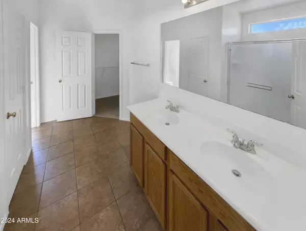 San Tan Valley, AZ 85143,363 E SADDLE Way