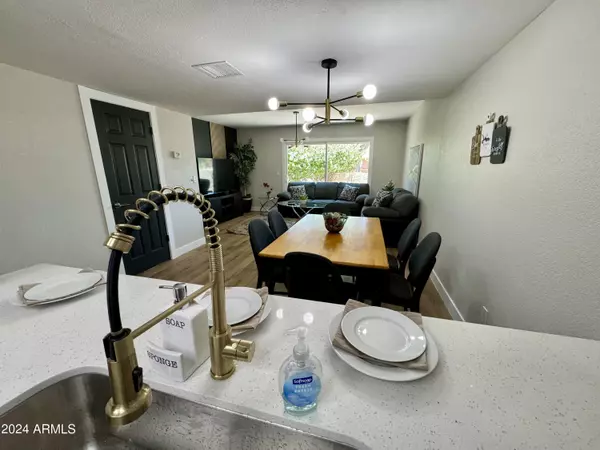 122 S HARDY Drive #7, Tempe, AZ 85281