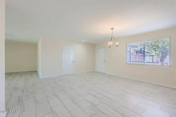 Phoenix, AZ 85033,4009 N 80th Drive