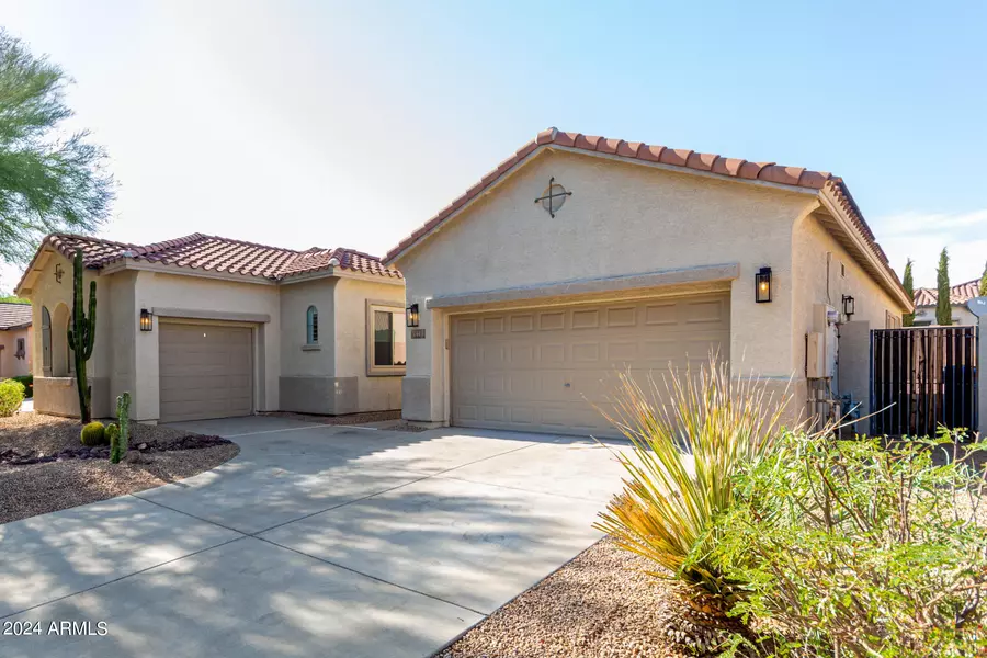 2410 W ALOE VERA Drive, Phoenix, AZ 85085